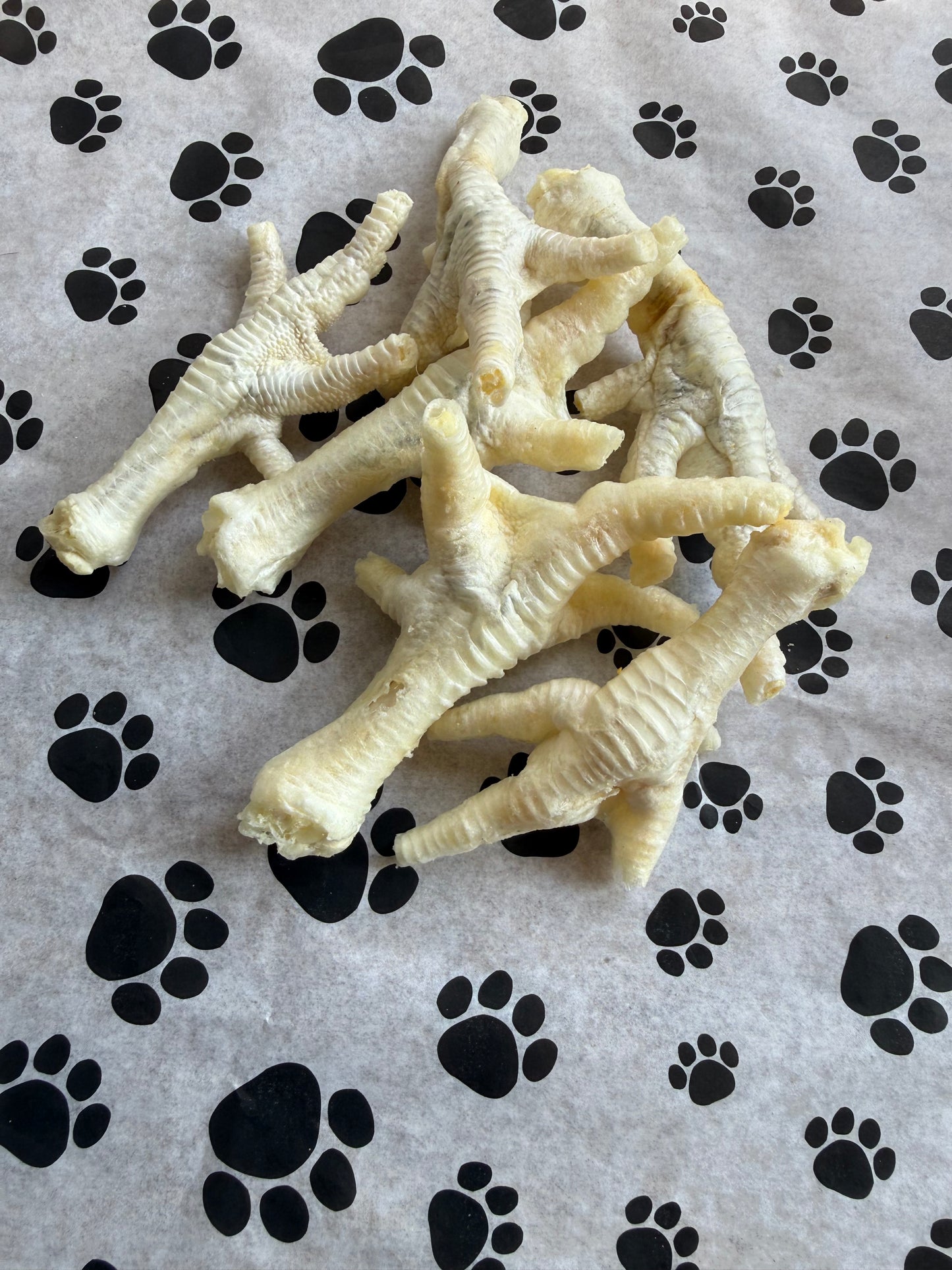 Puffed chicken feet ( one piece or 100g portion )
