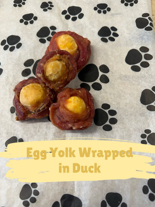 Egg yolk wrapped in duck one piece